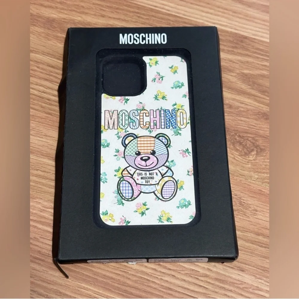 Moschino reposhing this